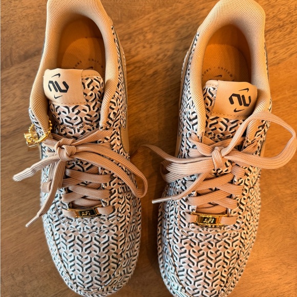 Nike Geometric Tan Sneakers- never worn - Picture 2 of 5